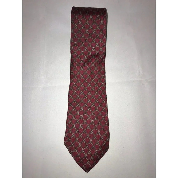 Saks Fifth Avenue Net Horse Bit Pattern Red Geometric 100% Silk Classic Neck Tie - Picture 1 of 4